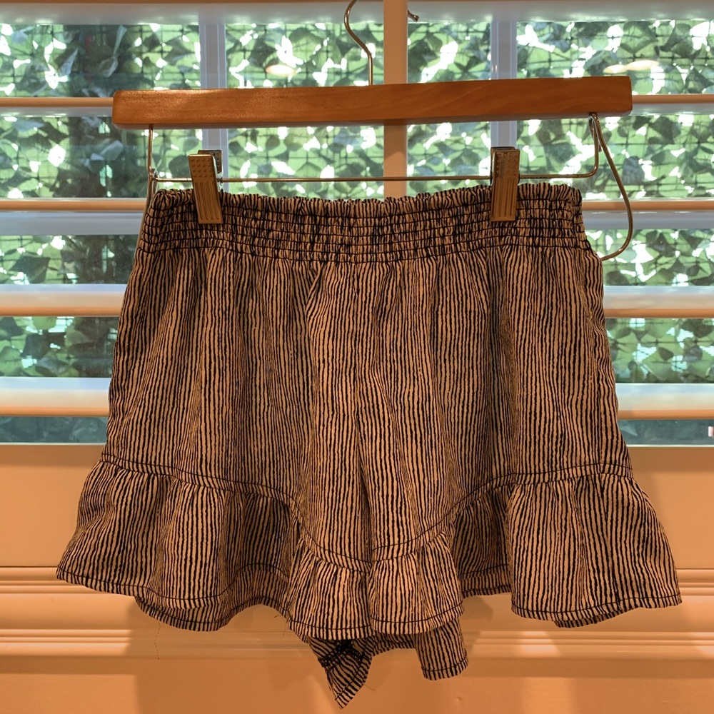 Cute flowy Volcom shorts, basically brand new